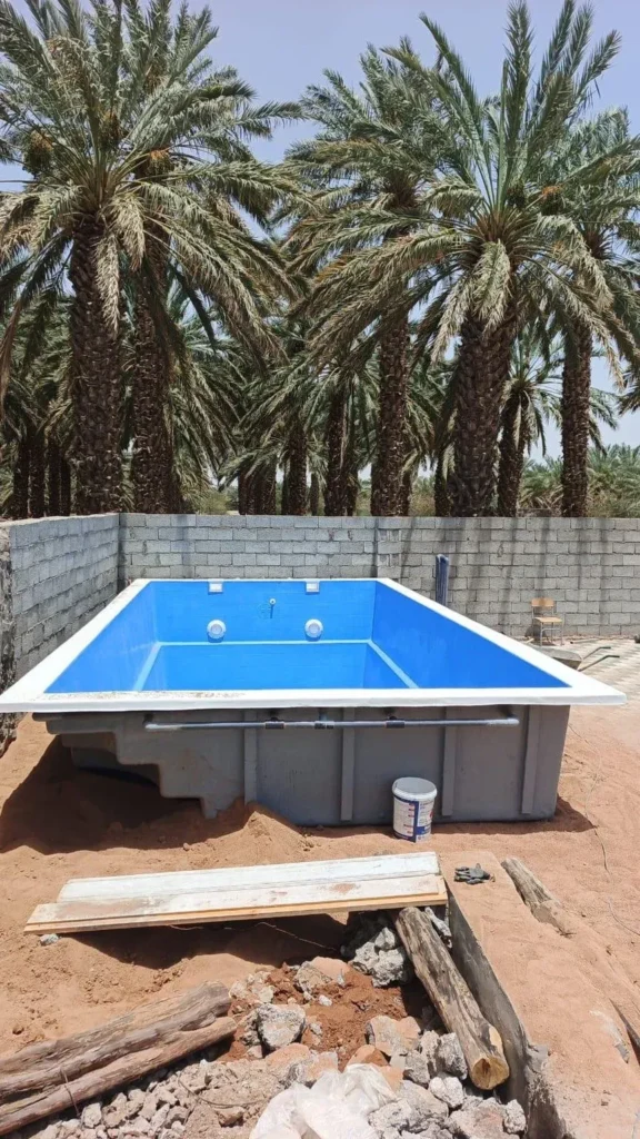 بركة سباحة للكبار
